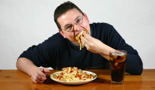 Τρεις λόγοι που θα σας πείσουν να τρώτε πιο αργά